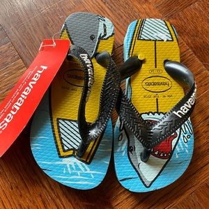 NWT Kids 23/24 US 9C Shark Havaianas flip flops